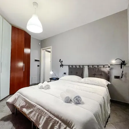 Apartment Myhouse Fermata Paradiso - Affitti Brevi Italia Collegno